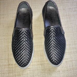 J Slides NYC woven slip on tennis shoes in Pewter Sz 8.5